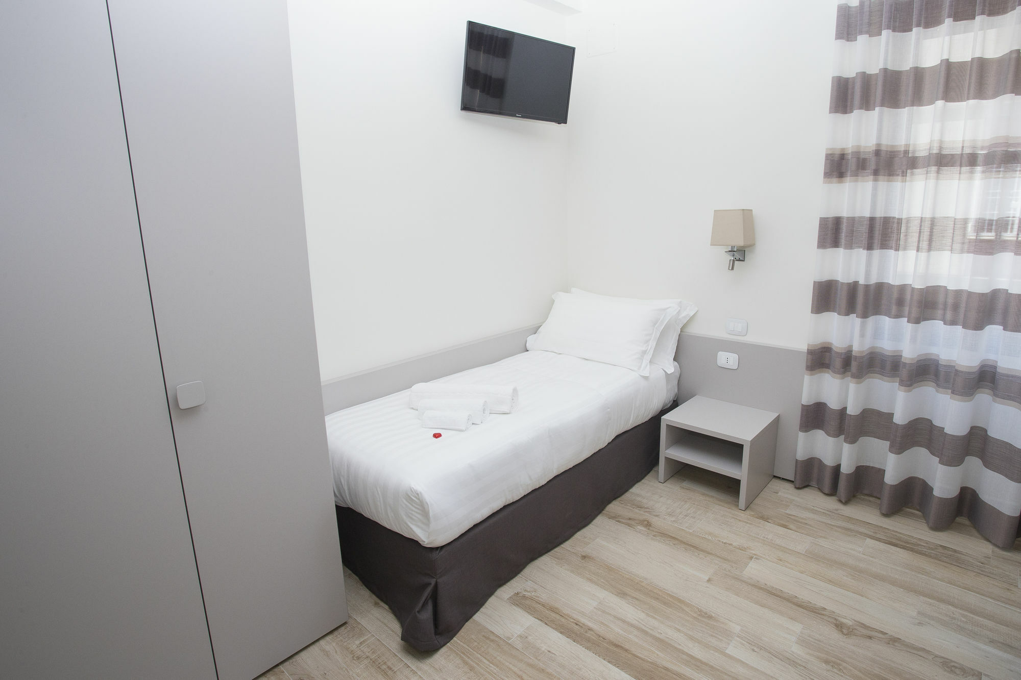 Leonardo Da Vinci Guest House Rome Bagian luar foto
